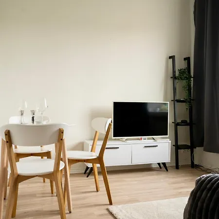 Chic Urban Oasis At Activity Center