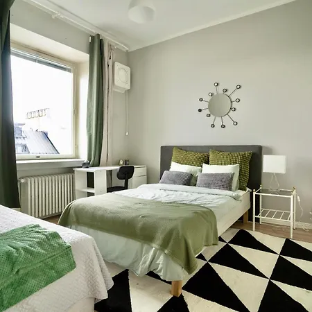Chic Urban Oasis At Activity Center شقة