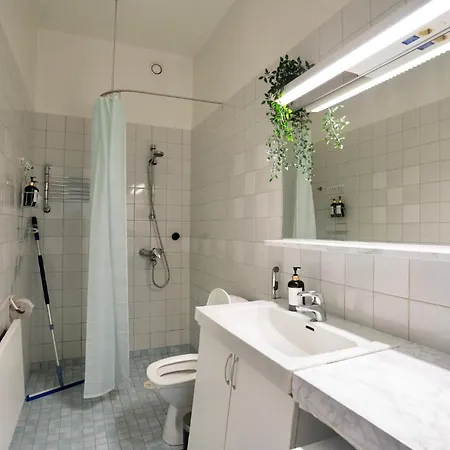 Chic Urban Oasis At Activity Center شقة