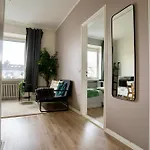 Chic Urban Oasis At Activity Center Appartement